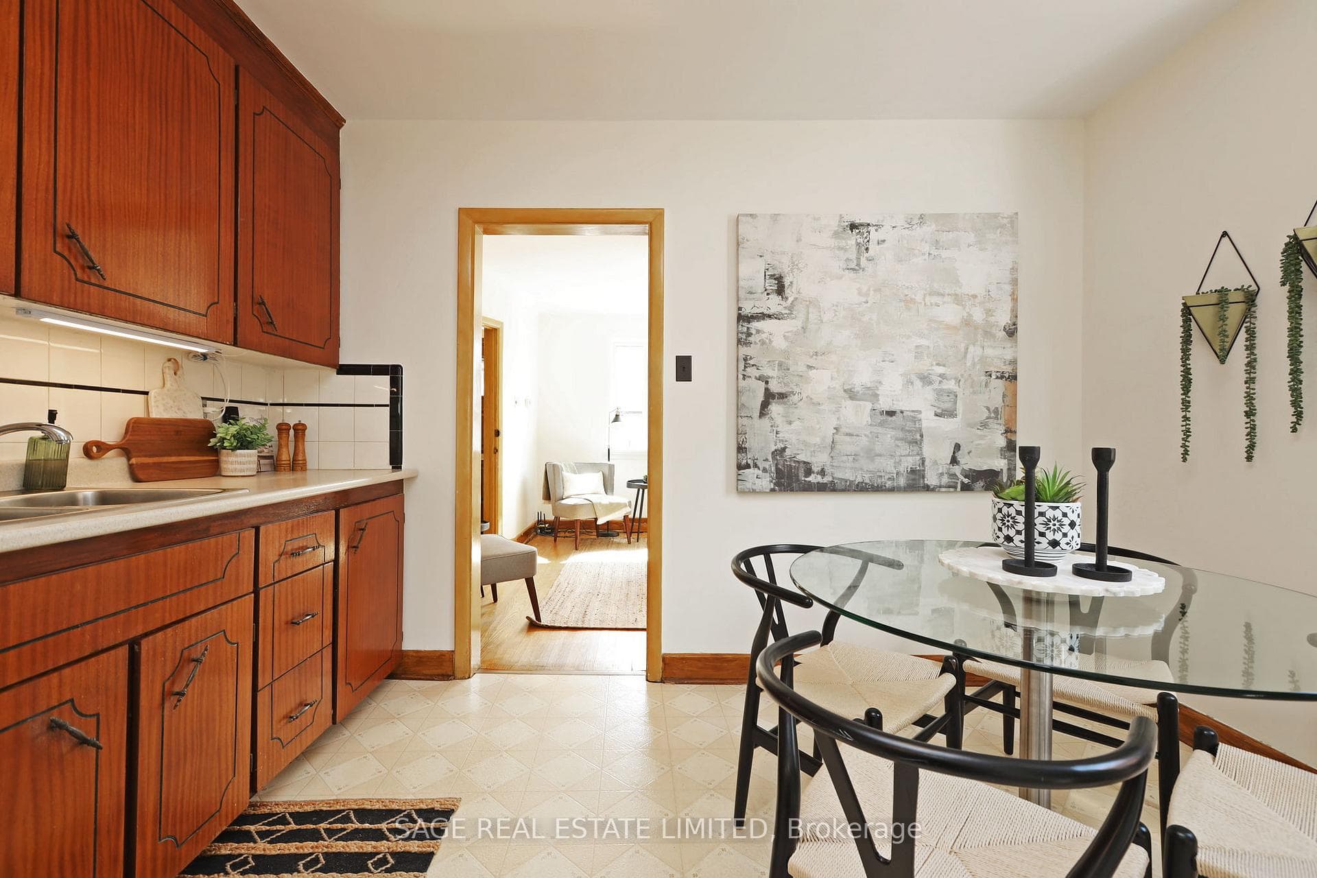 6 White Avenue photo 9