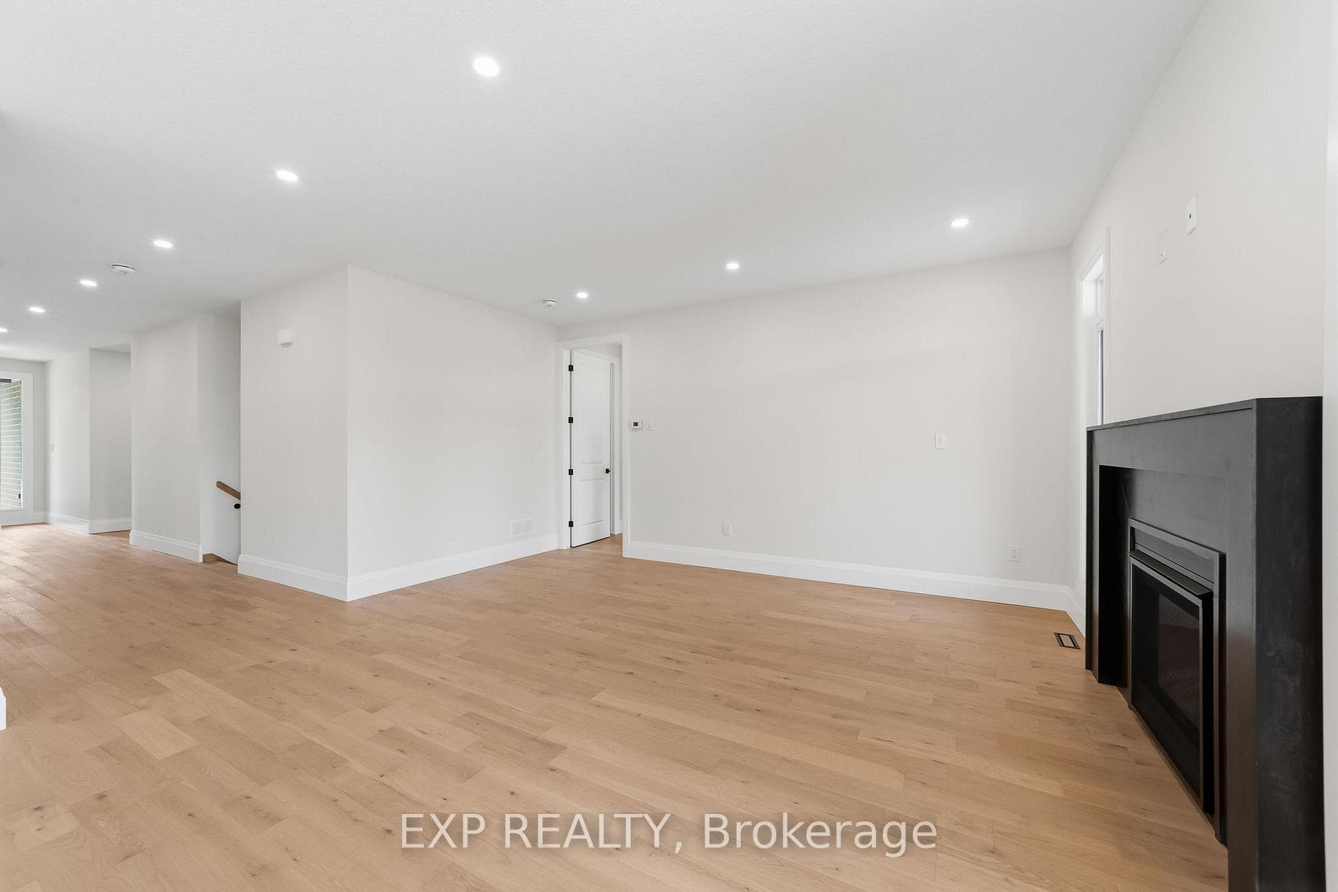 404 Erie Street photo 8