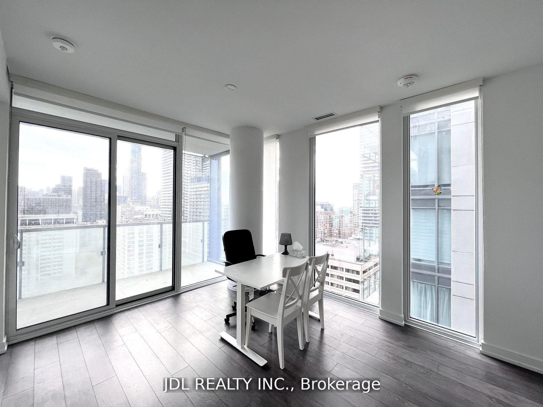 28 Wellesley Street Unit 2102 photo 2