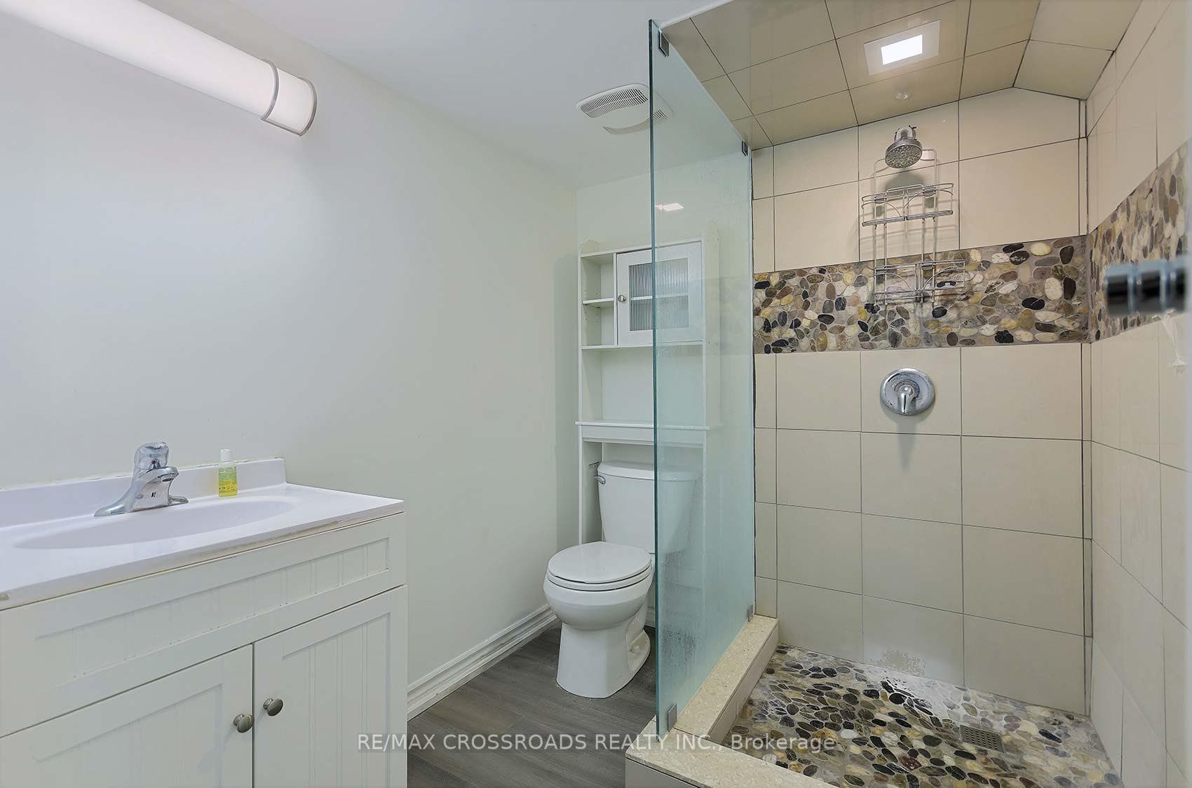 116 Lakeview Court photo 29