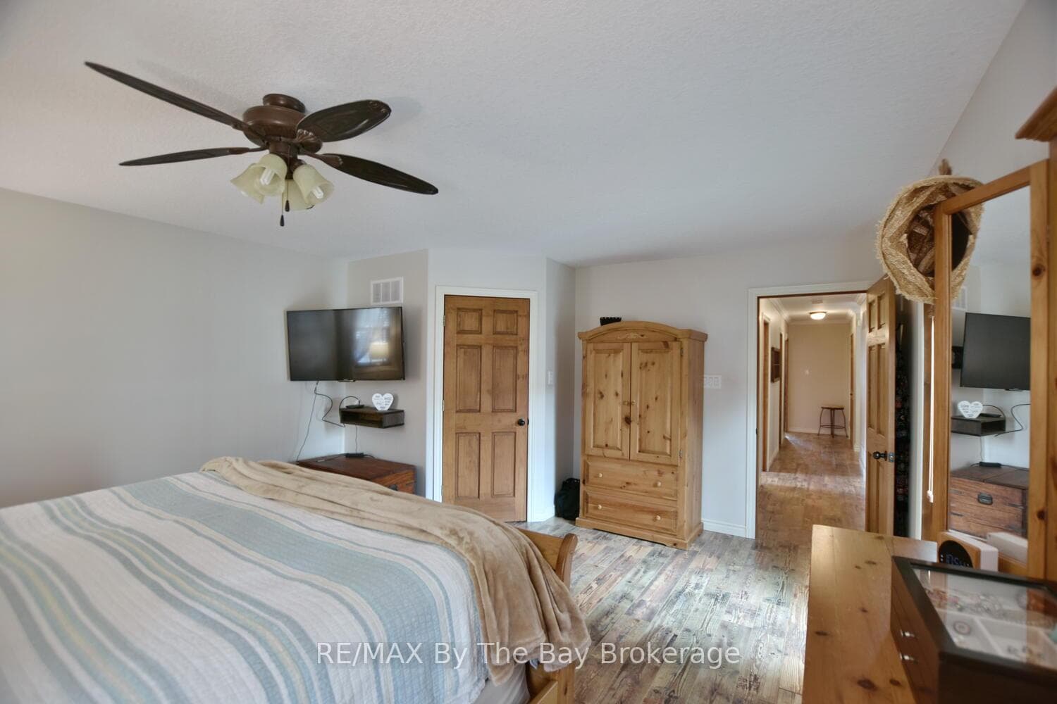 439 Robinson Road photo 21