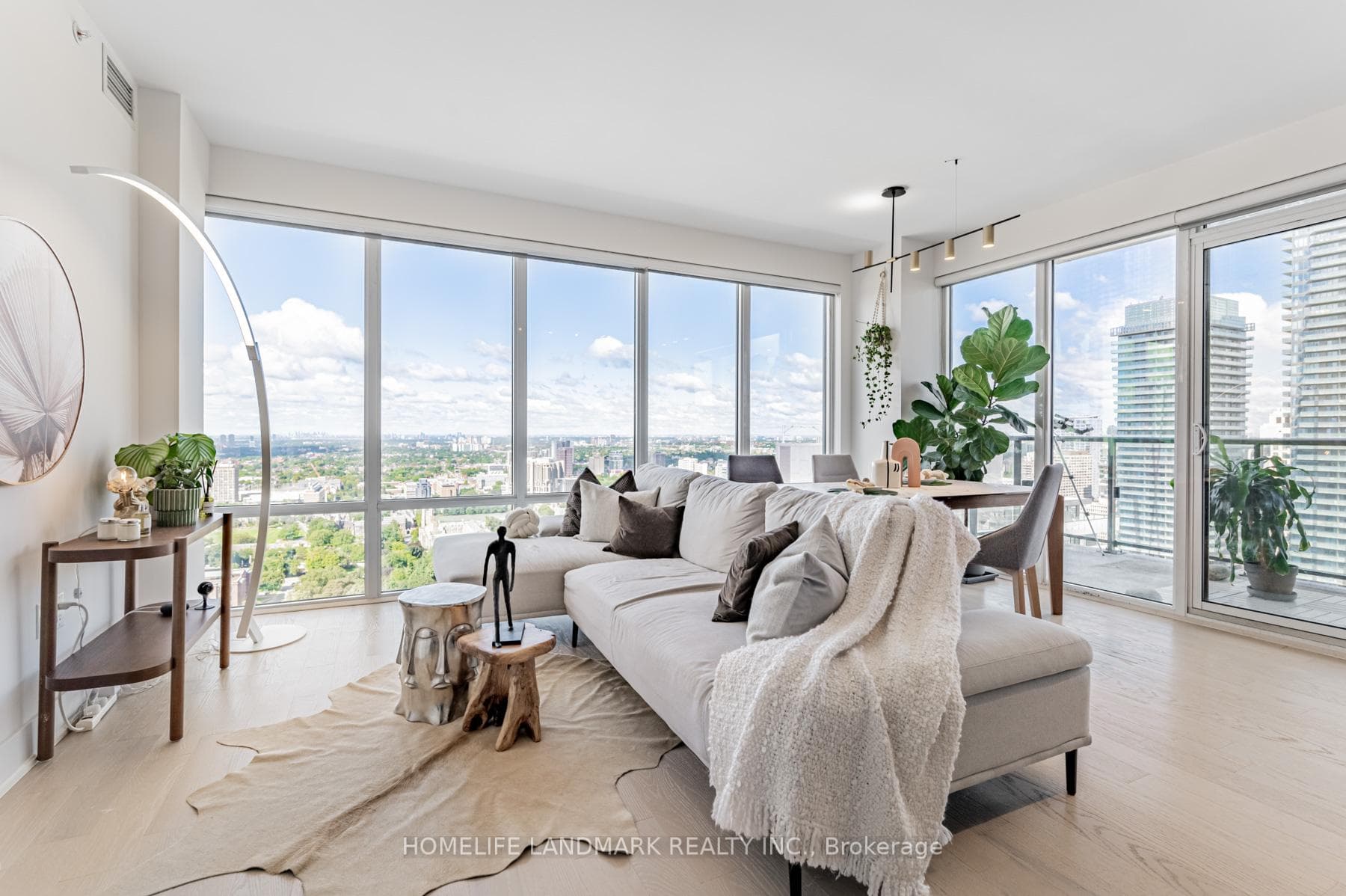 955 Bay Street Unit 3507 photo 1