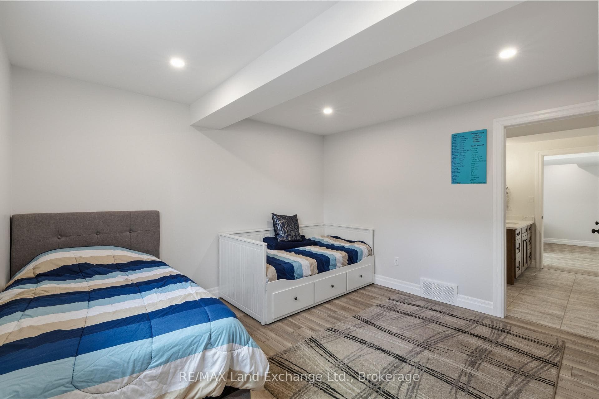 353 Stickel Street photo 29