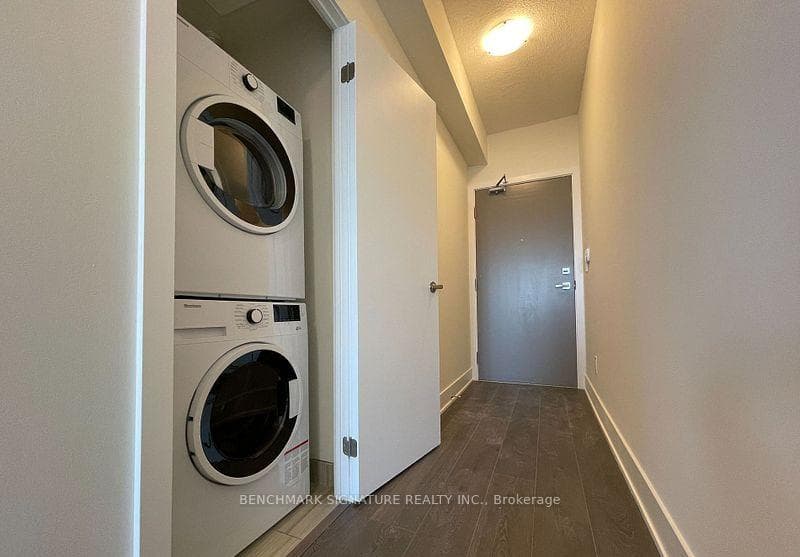 188 Fairview Mall Drive Unit 2207 photo 3