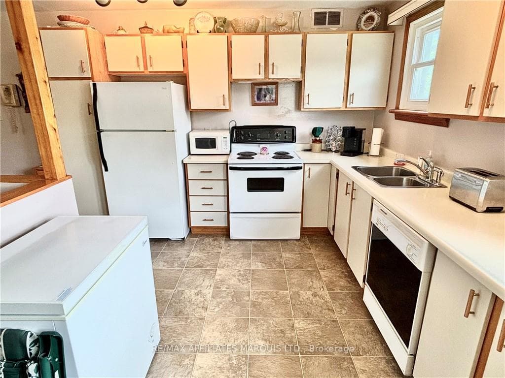 837 SECOND Street photo 14