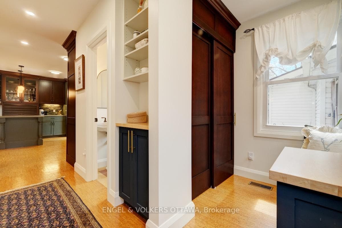 1812 Saunderson Drive photo 20