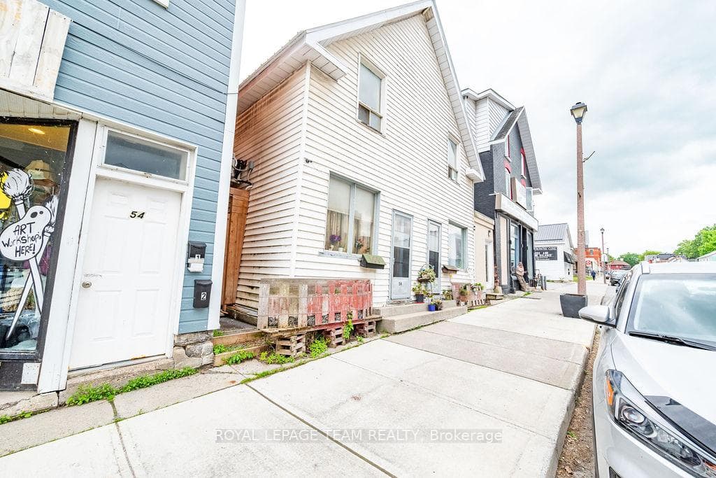56 Madawaska Street photo 4