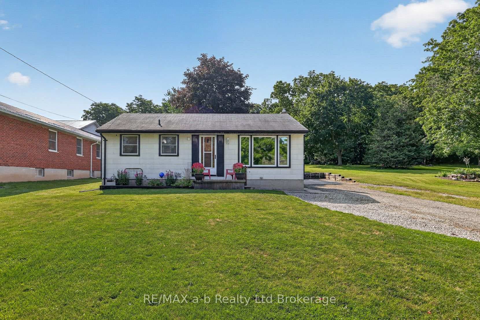 584112 BEACHVILLE Road photo 39