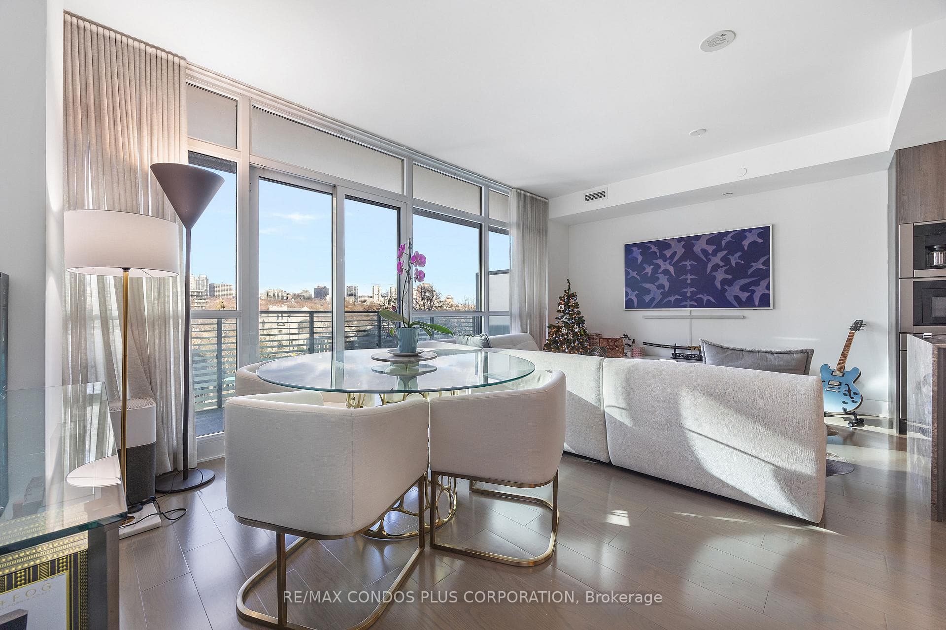 170 Avenue Road Unit 607 photo 6