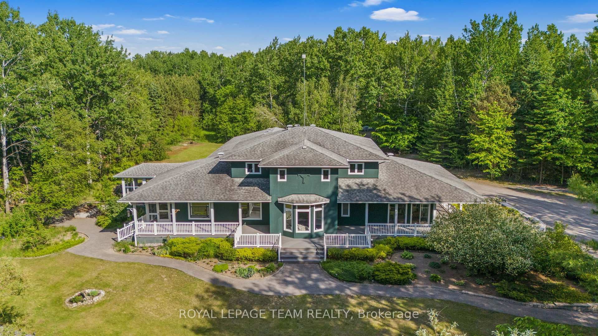 1526 Carsonby Road photo 2