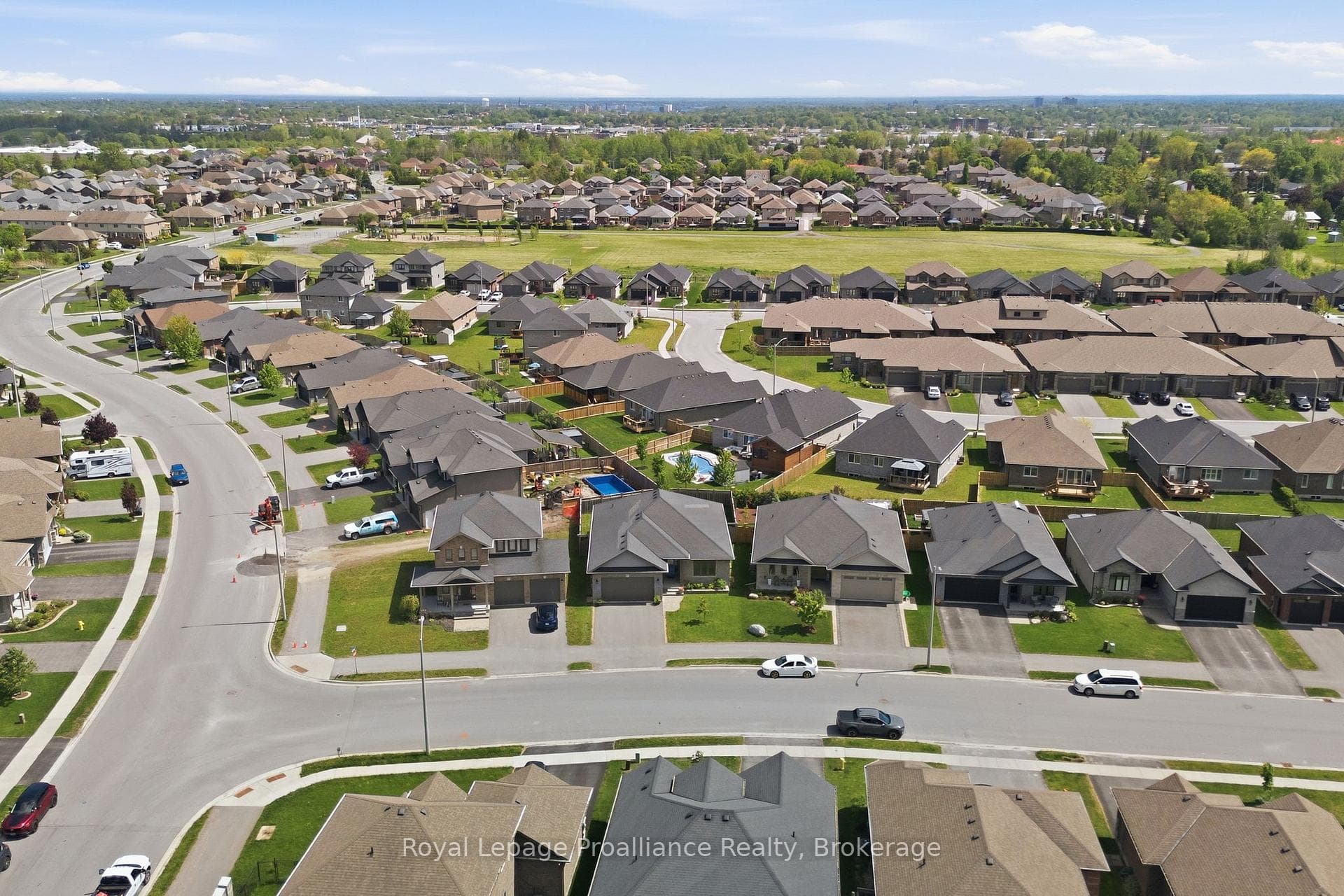 5 Kempton Avenue photo 38