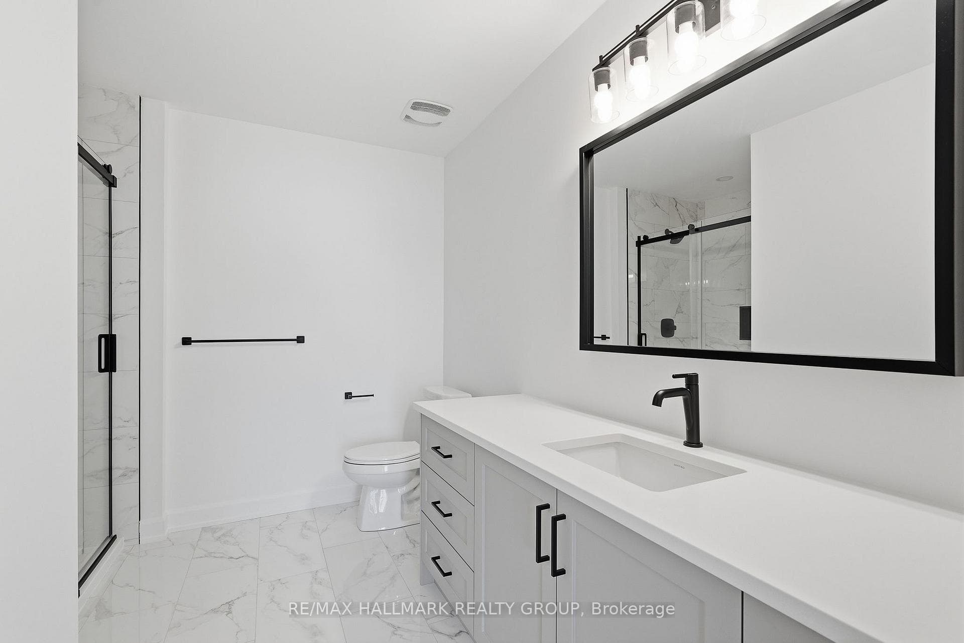 146 ELIZABETH Drive photo 27