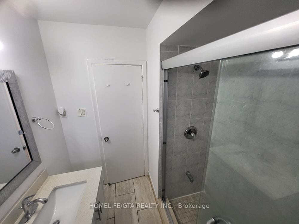 73 Benshire Drive photo 9