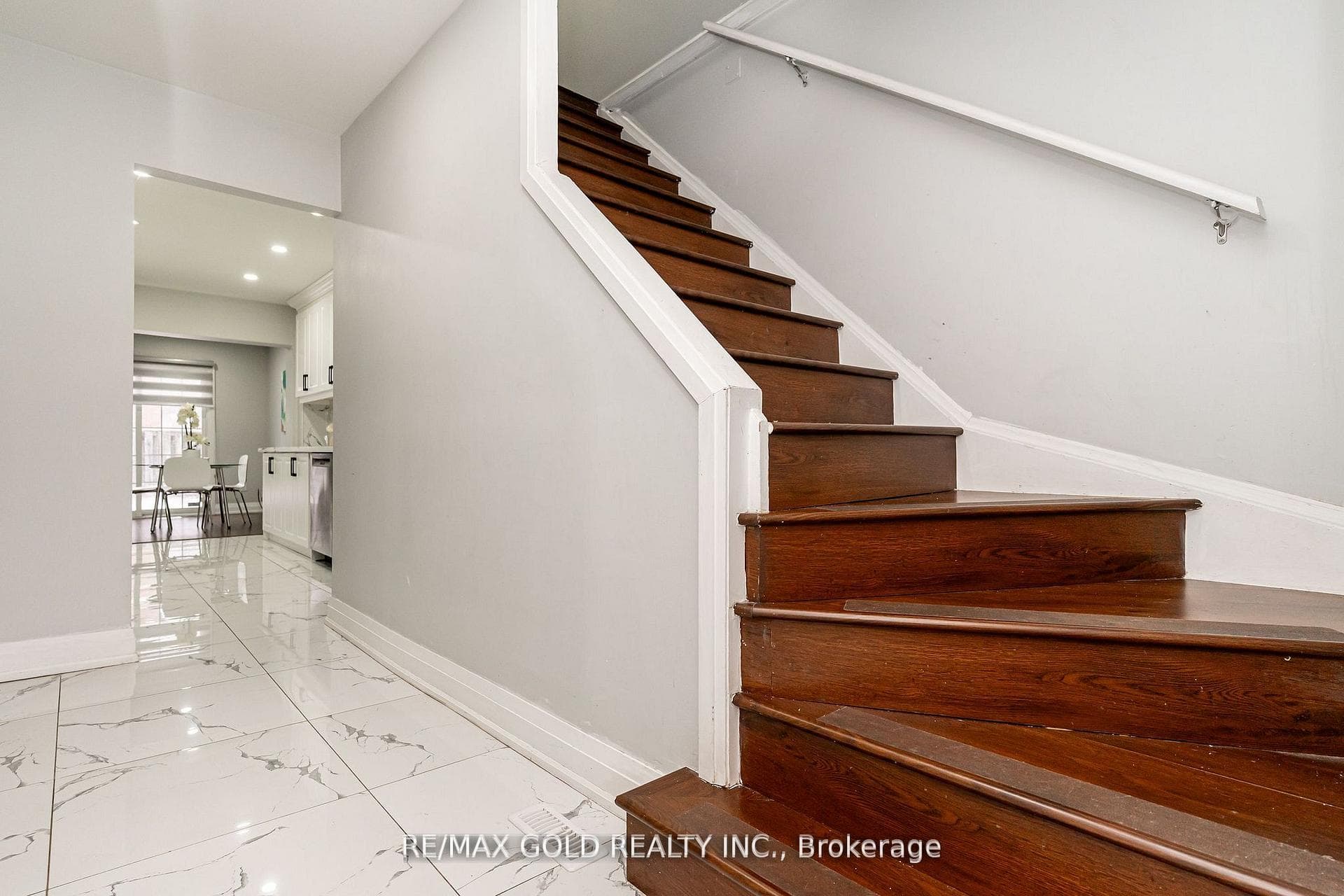 13 Martindale Crescent photo 21