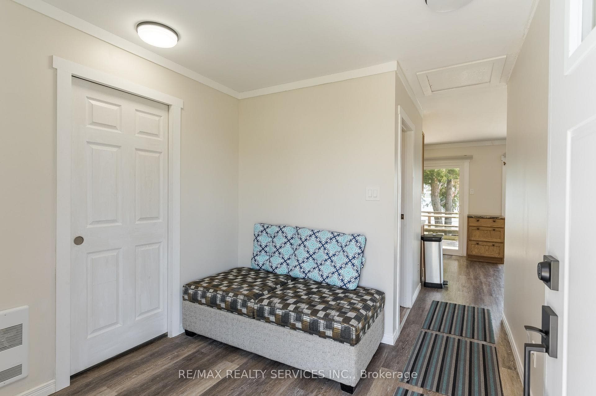 505 CATCHMORE Road photo 12