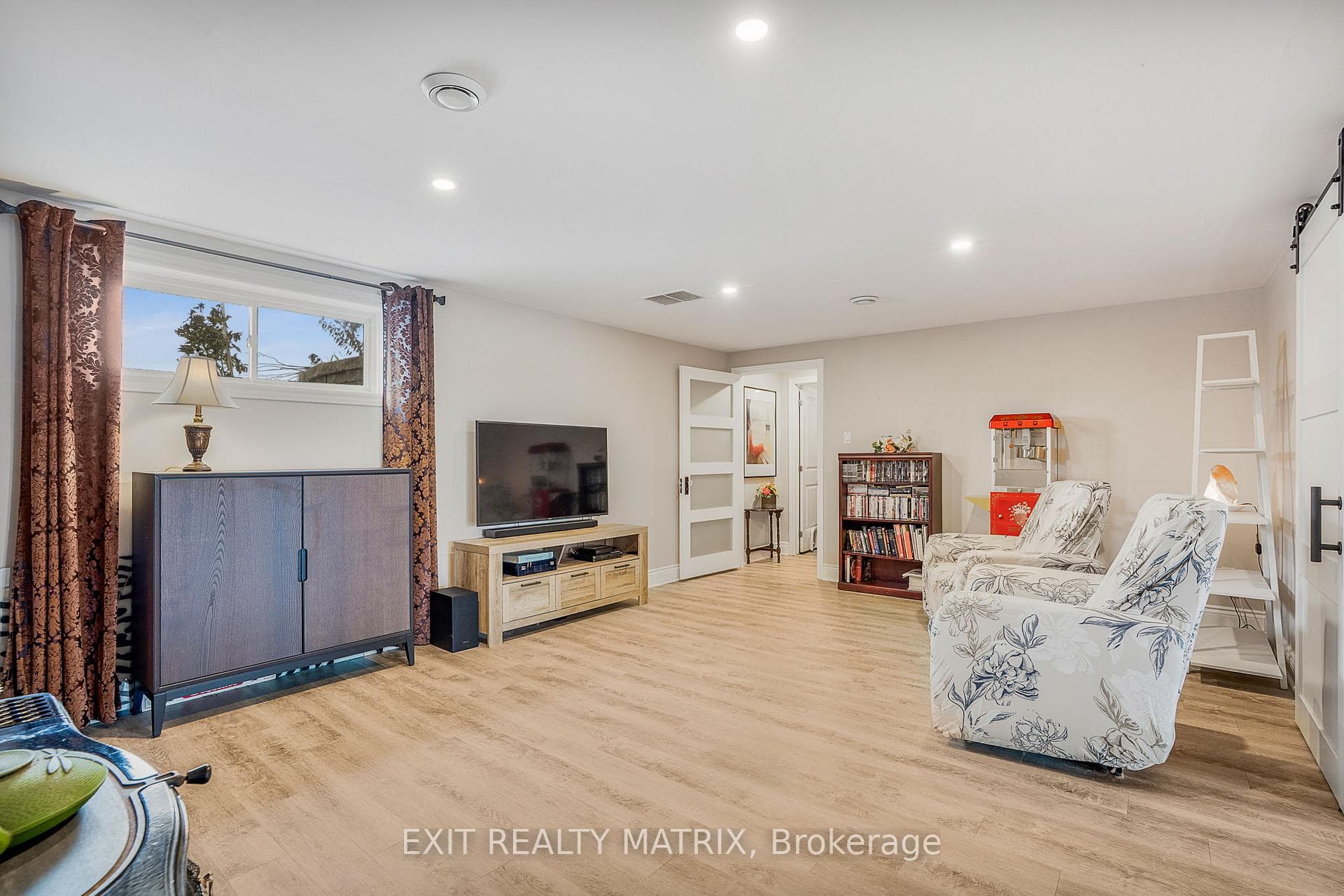3139 Birchgrove Road photo 27
