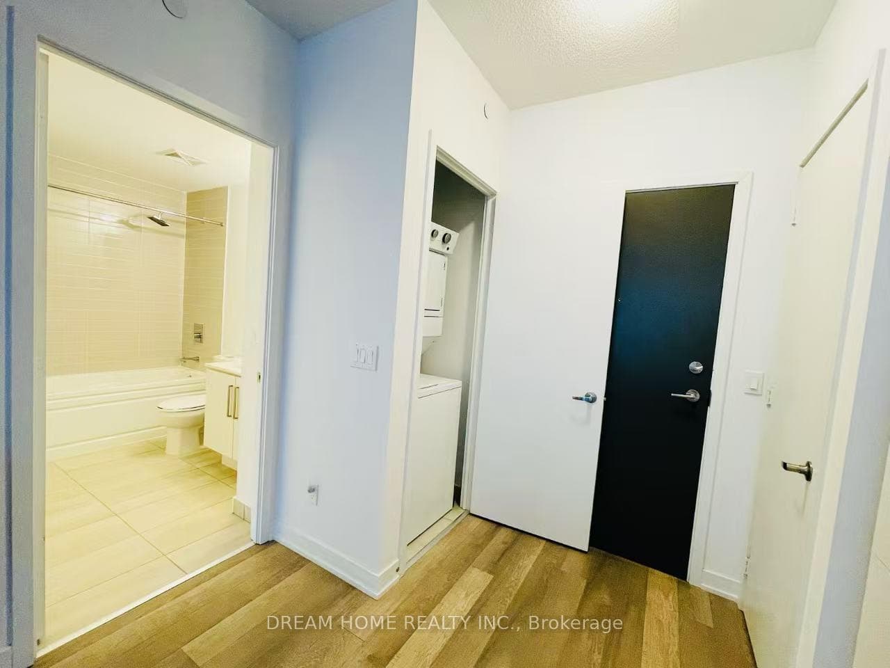 5180 Yonge Street Unit 1810 photo 4