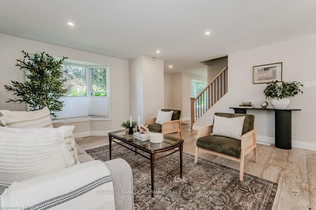 51 Thornhill Drive photo 4