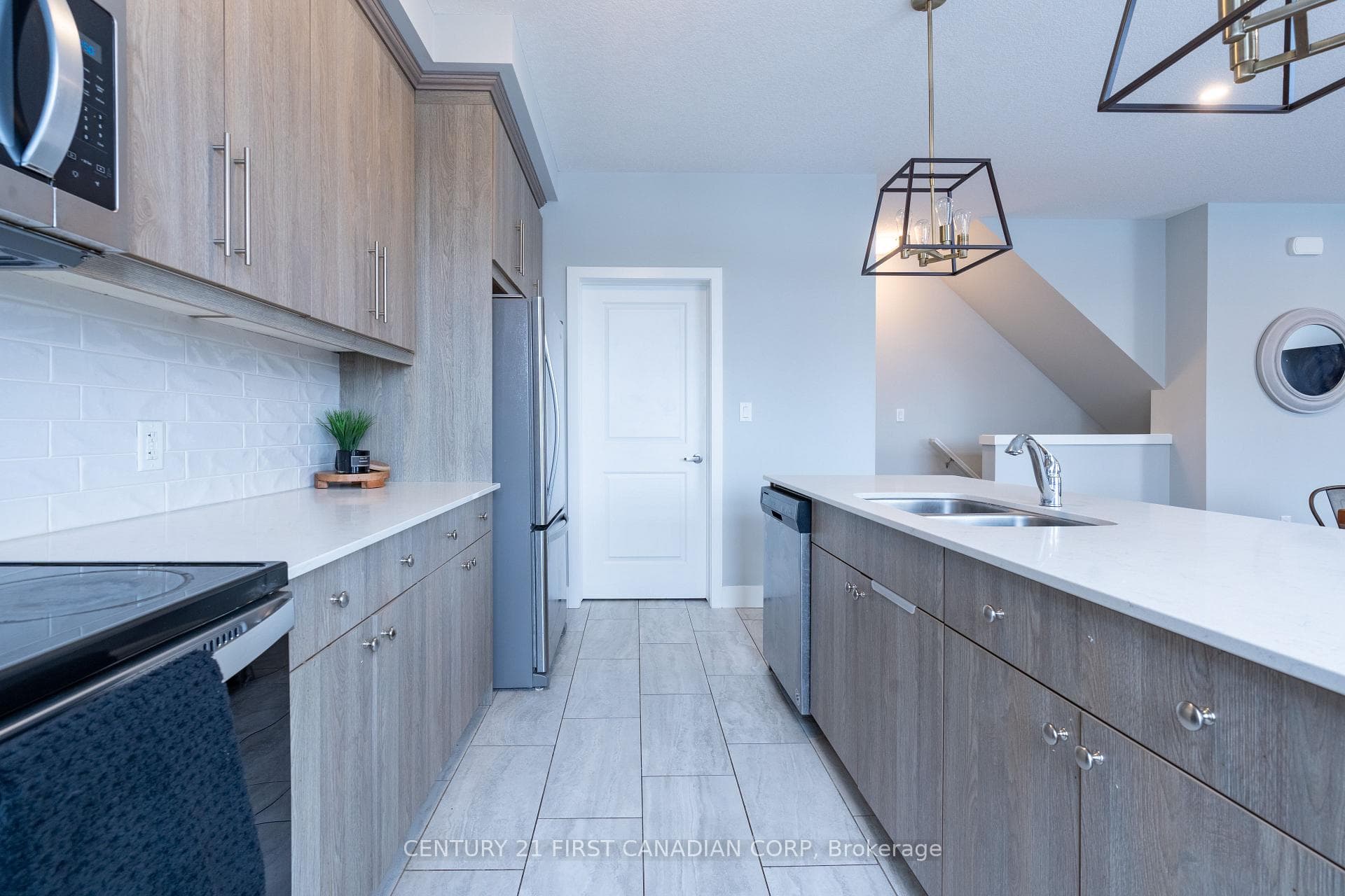 177 Edgevalley Road Unit 13 photo 11
