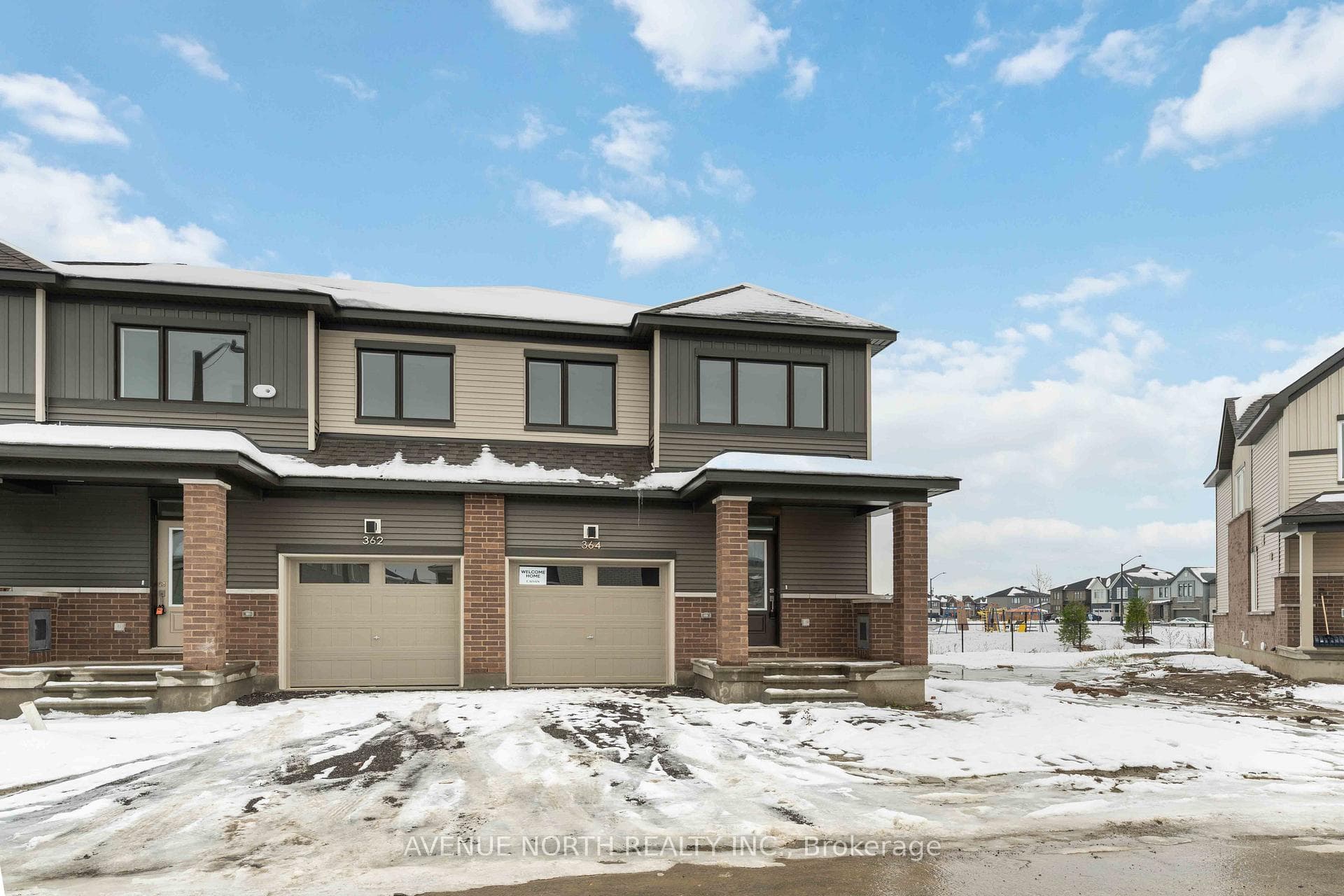 364 Les Emmerson Drive photo 1
