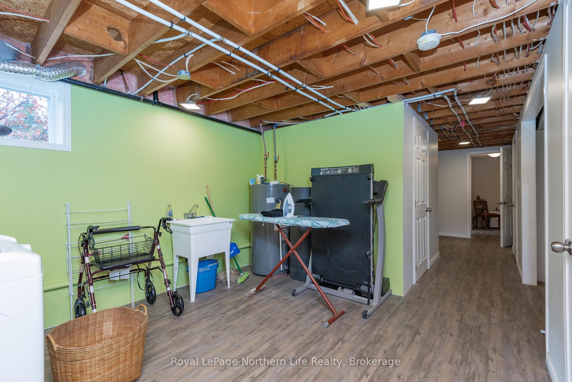 809 CAMERON Road photo 43