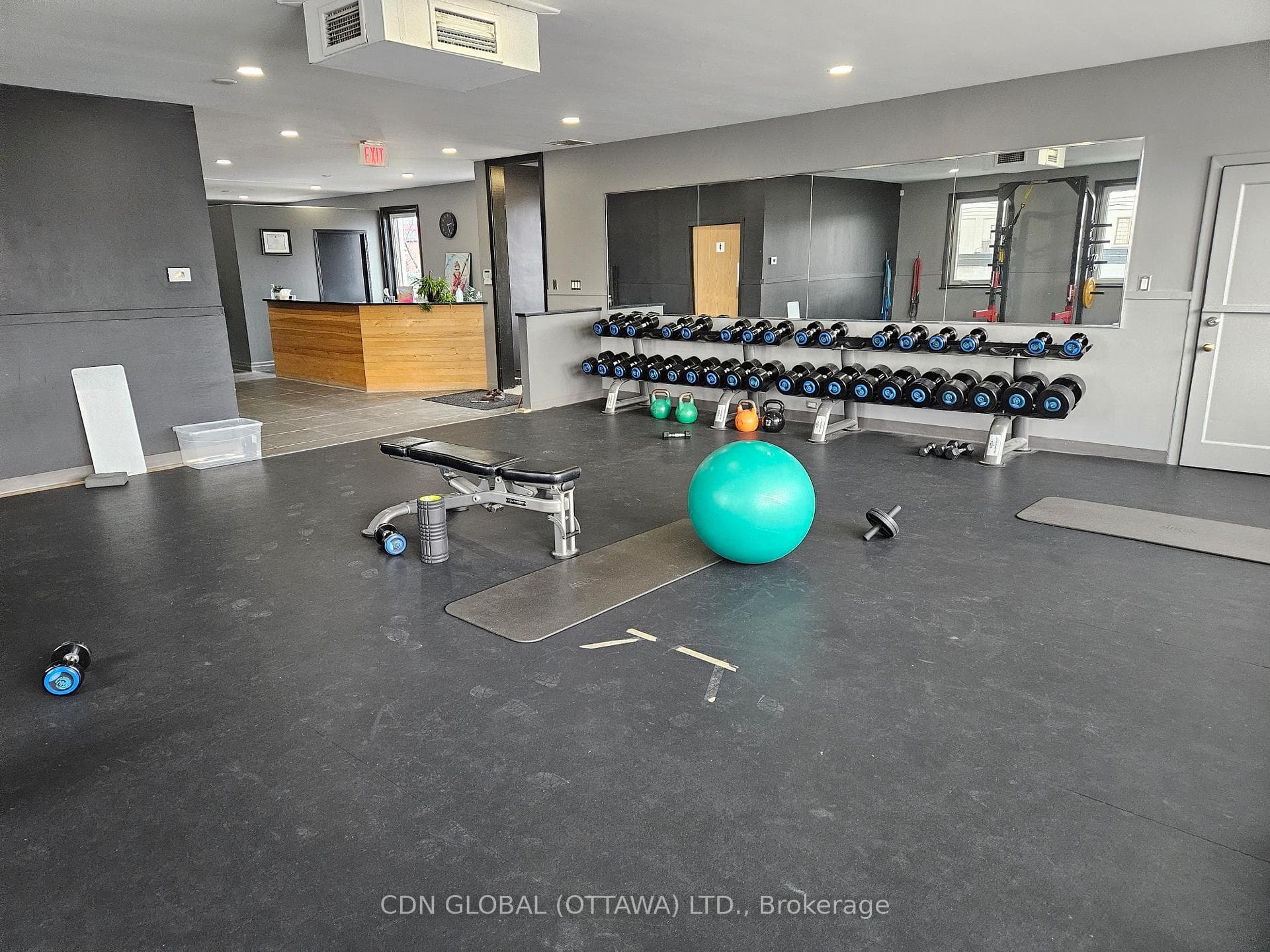 953 Somerset Street photo 7