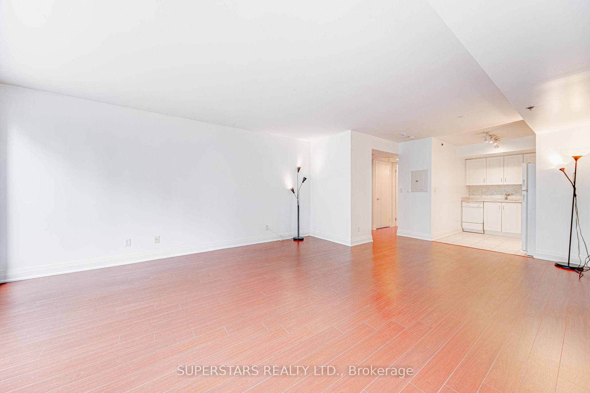 210 Victoria Street Unit 913 photo 12