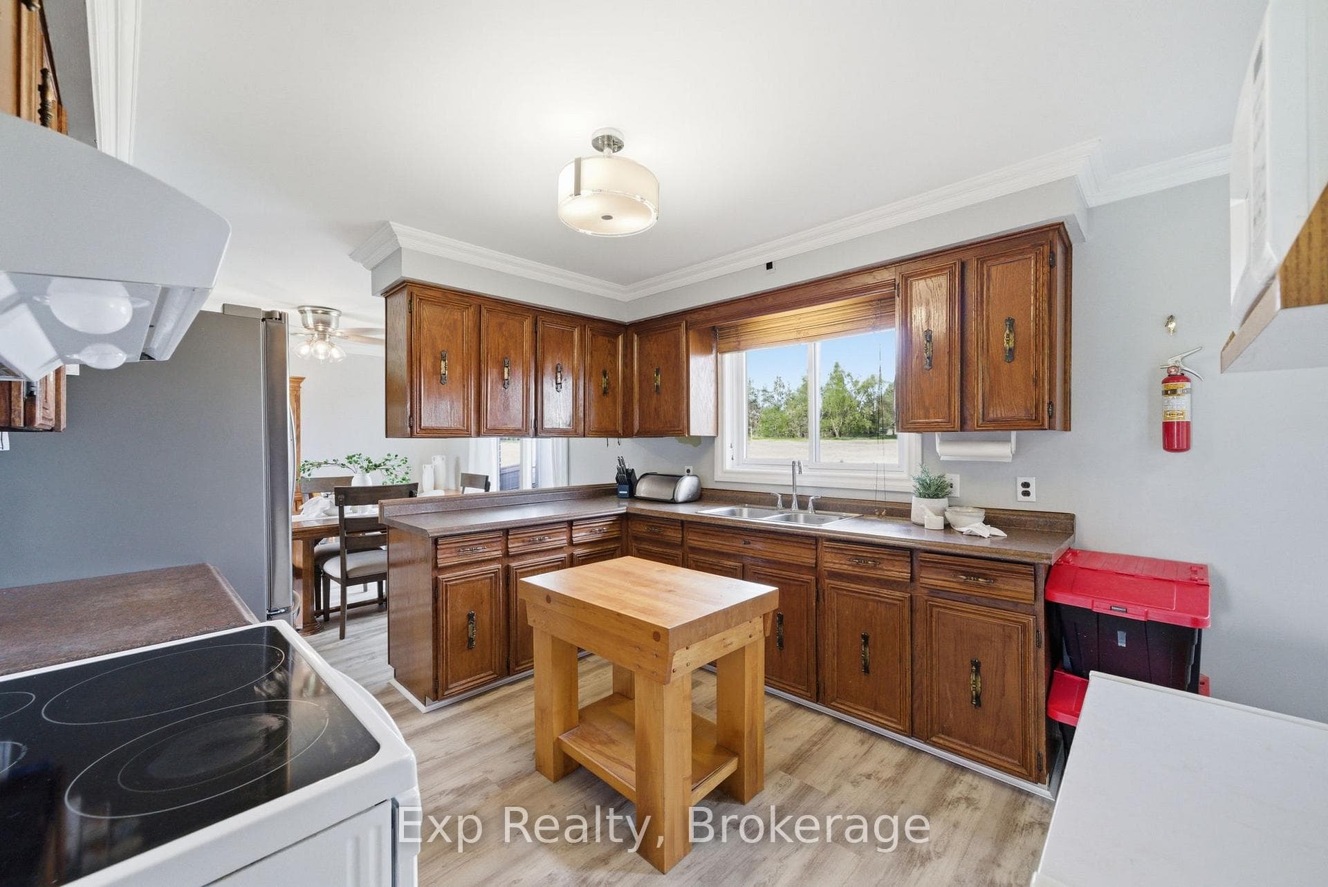 703 Stewart Road photo 11