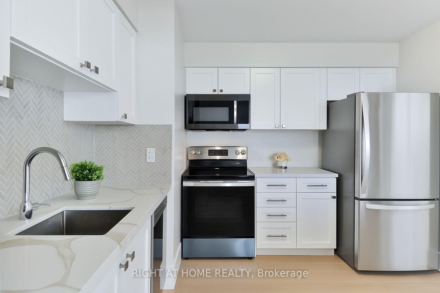 207 Galloway Road Unit 701 photo 1