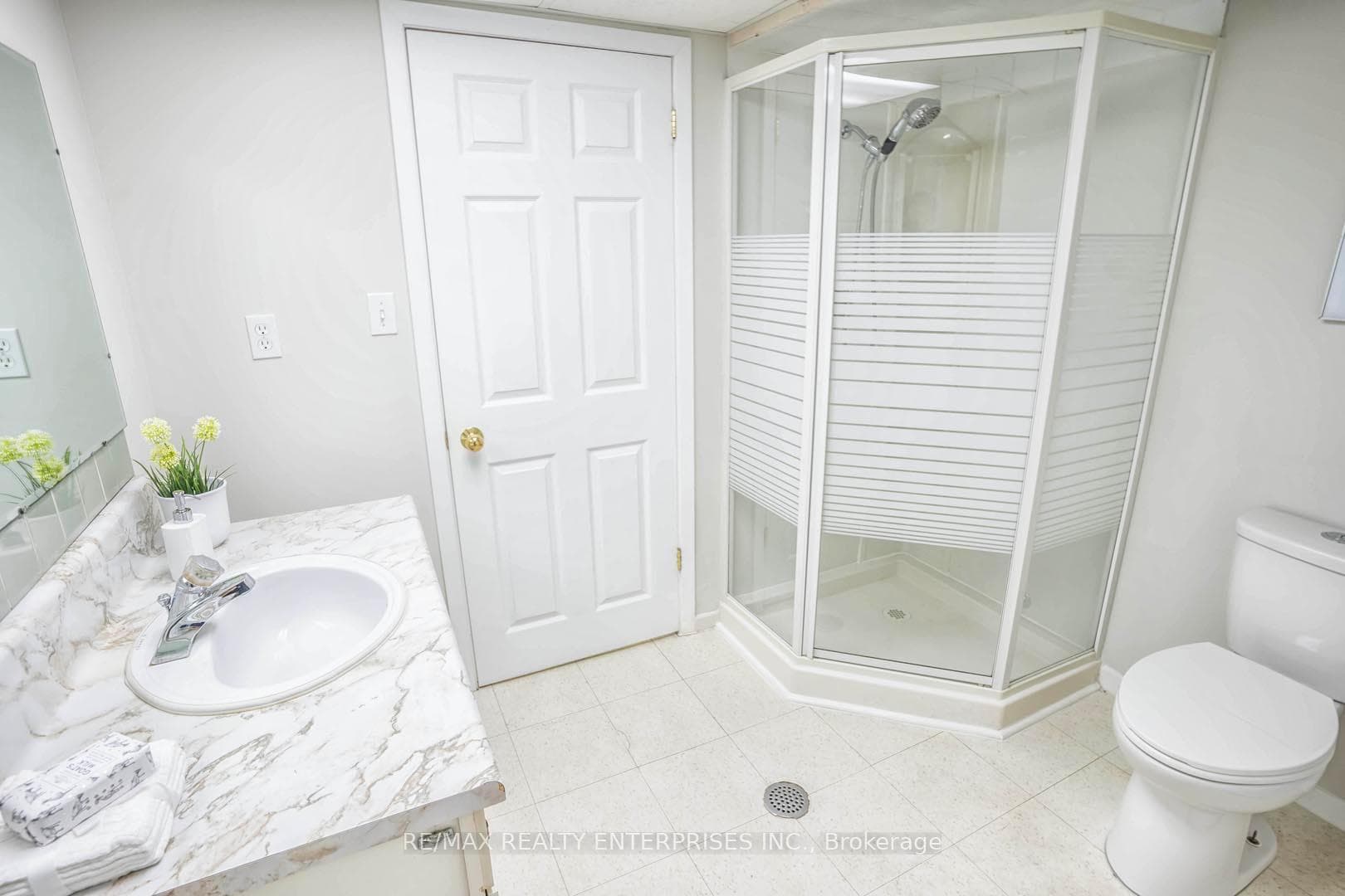 1085 Kingsholm Drive photo 22