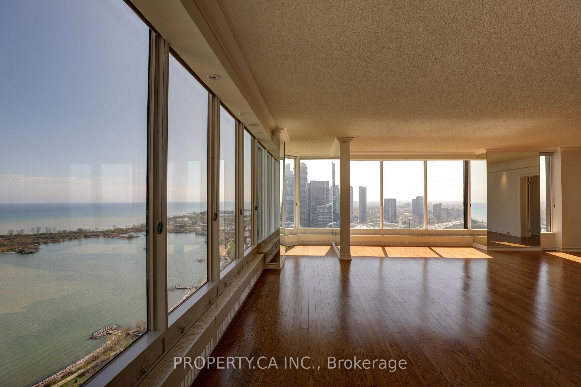 2045 Lake Shore Boulevard Unit 3701 photo 17