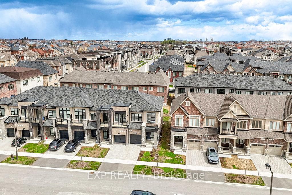 69 Freeman Williams Street photo 45