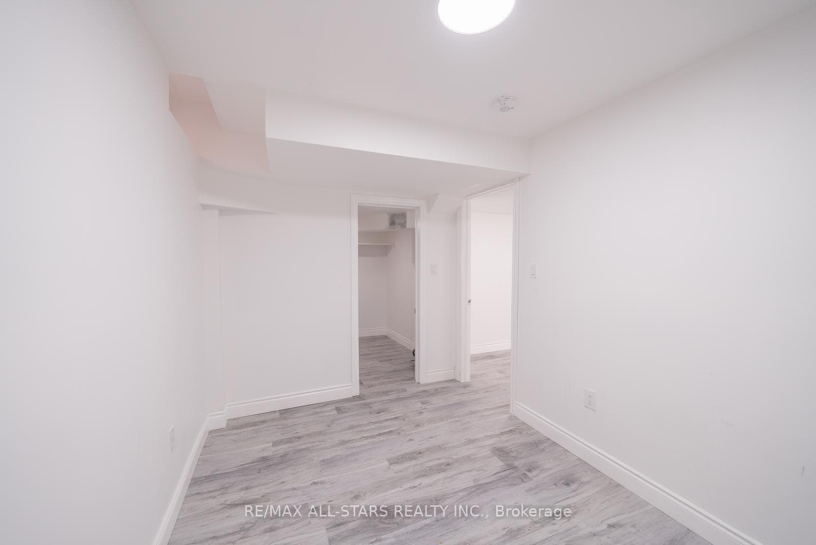 824 Millard Street photo 37