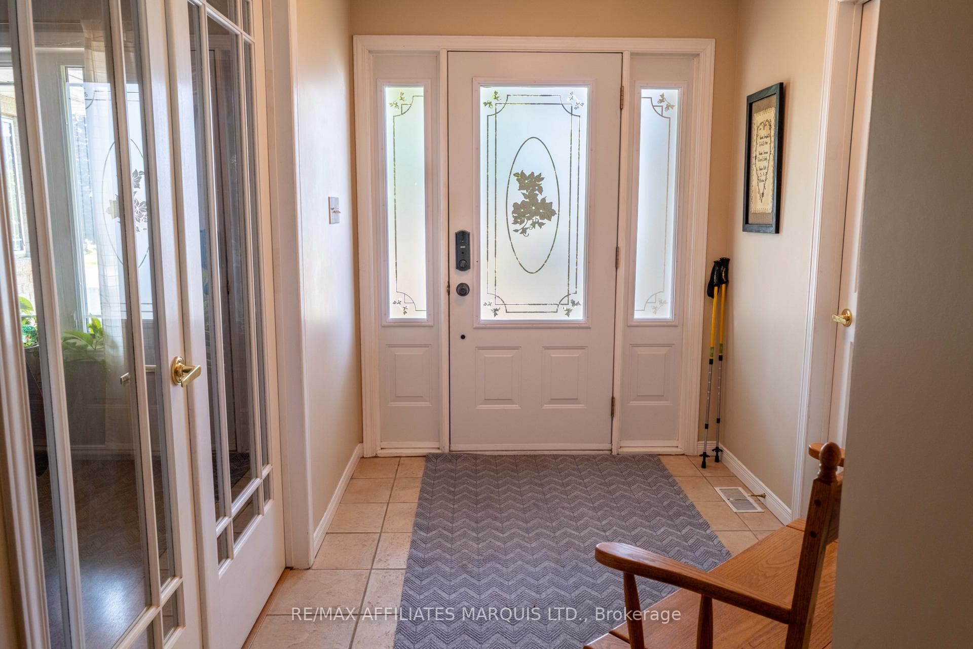 Good sized entrance foyer