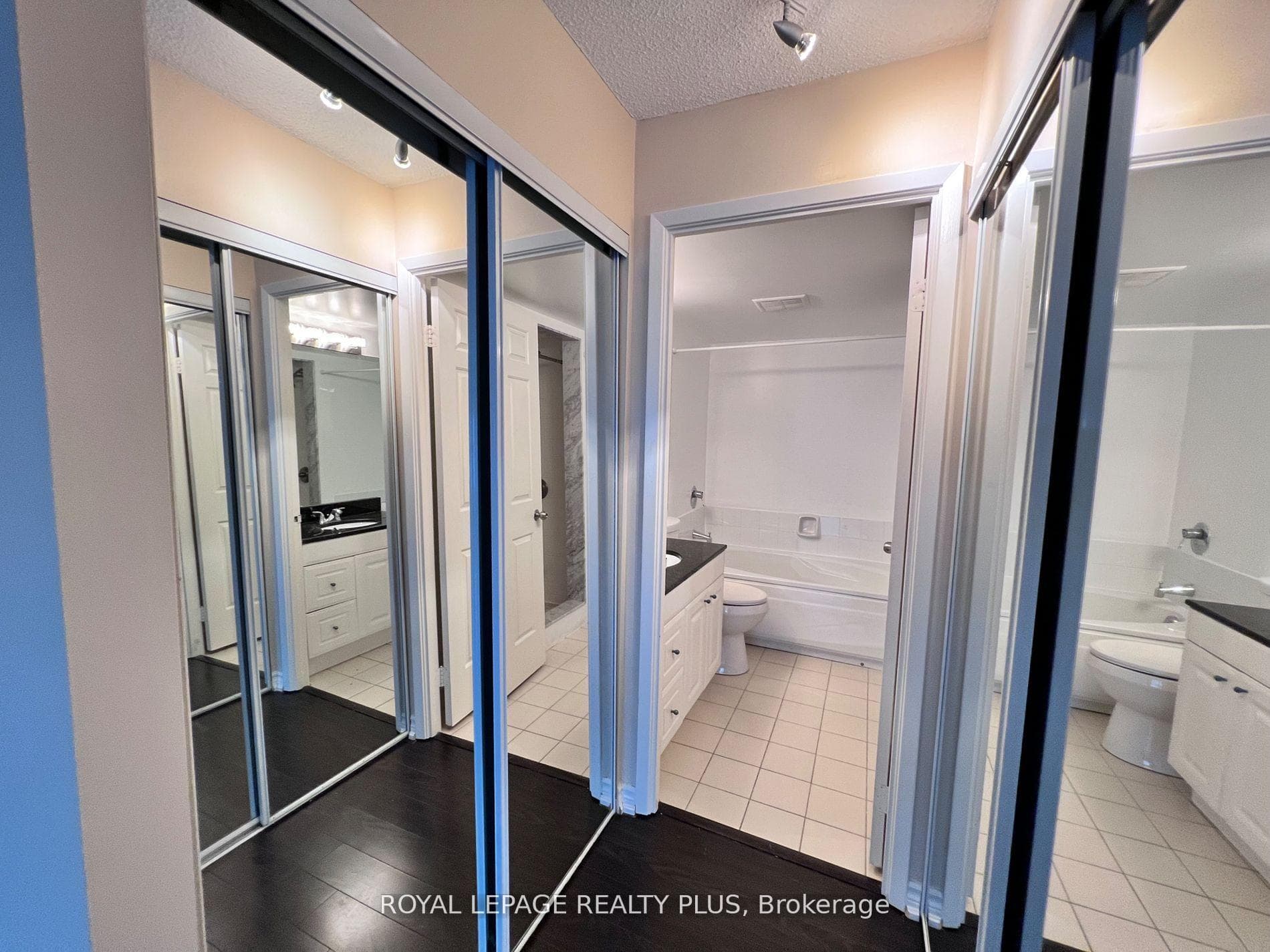 44 Gerrard Street Unit 1601 photo 20