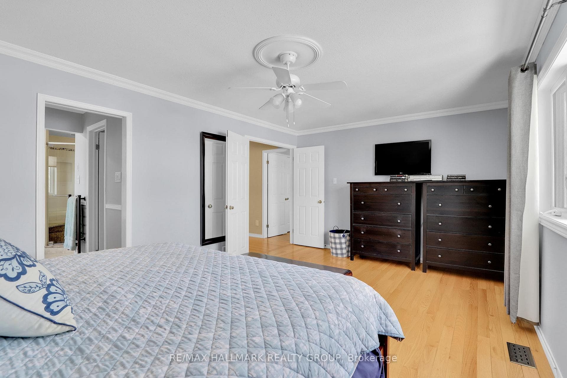 1589 Champneuf Drive photo 24