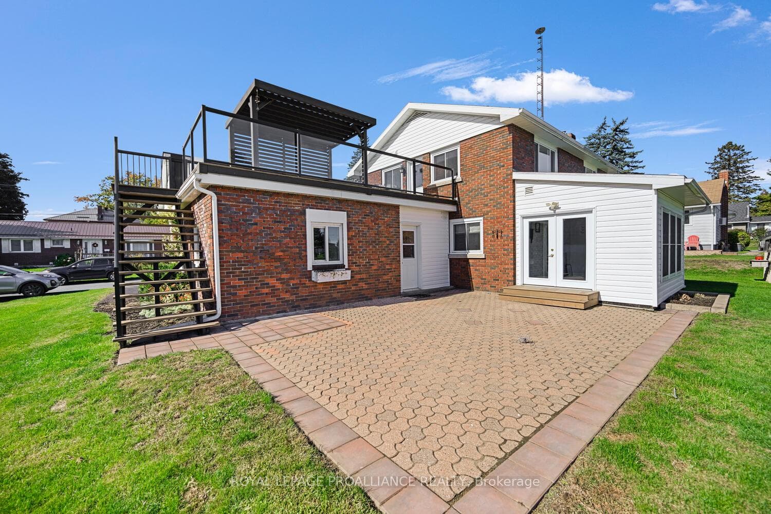 825 Joseph Street photo 32