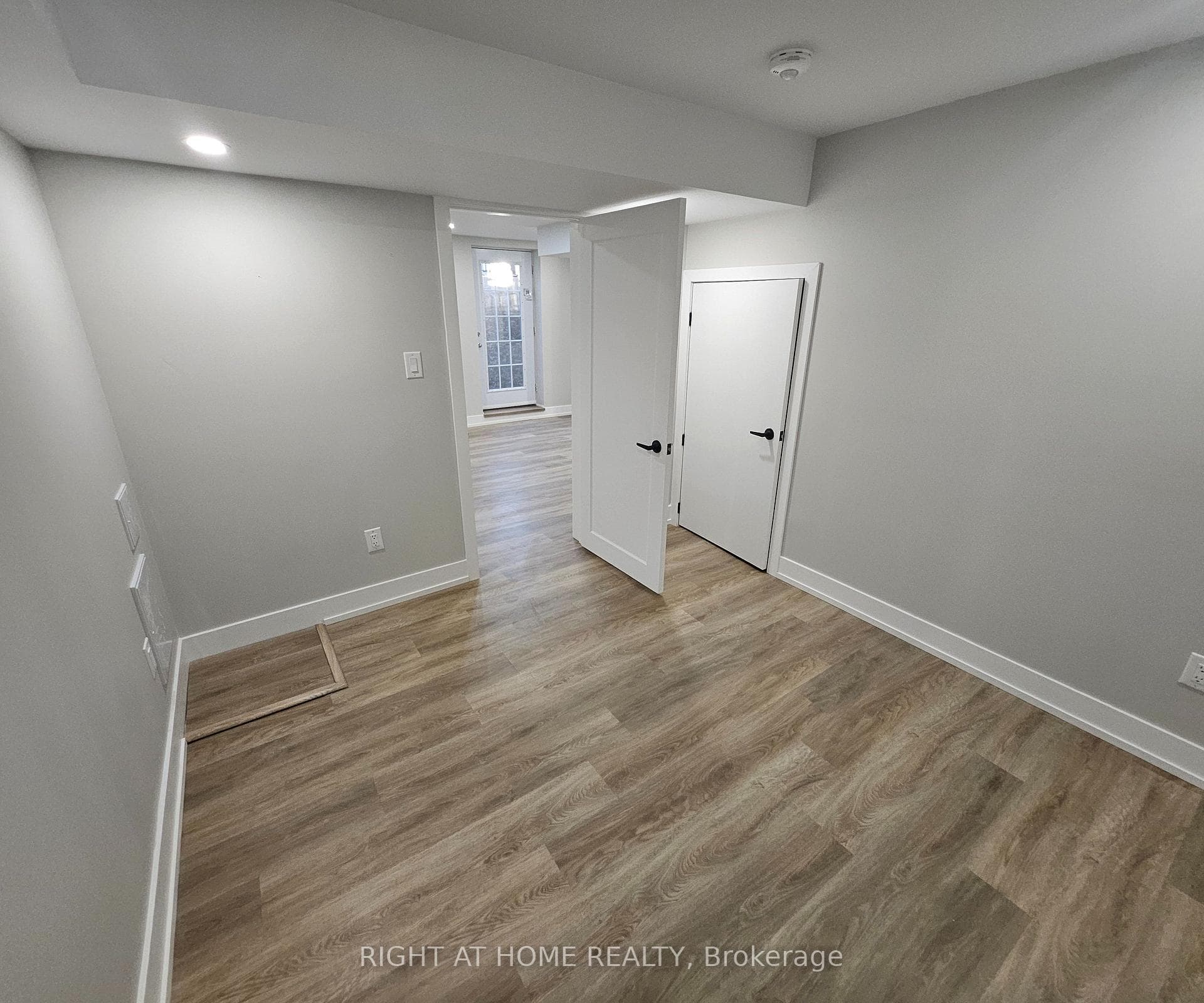 852 Aspen Terrace Unit Lower photo 8