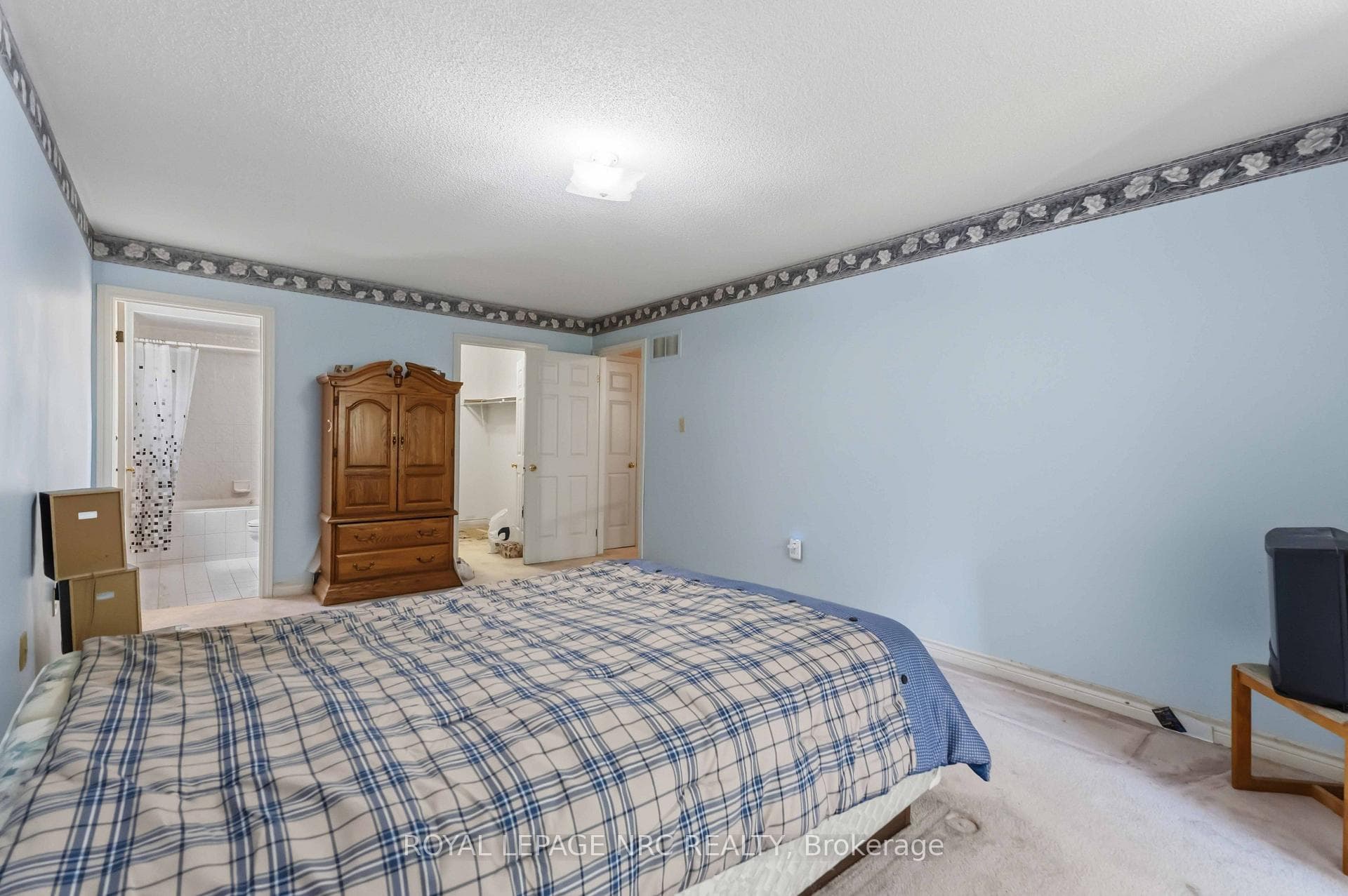 23 Woodside Square photo 28