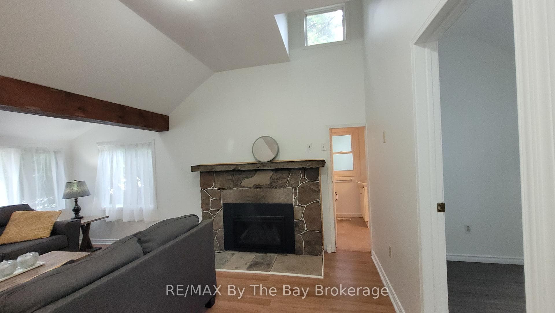1120 King Edward Avenue photo 3