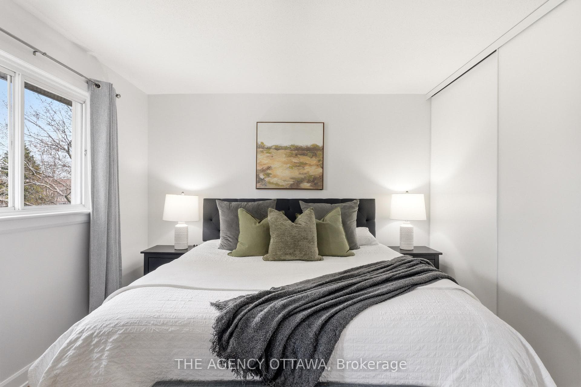Spacious primary with natural light