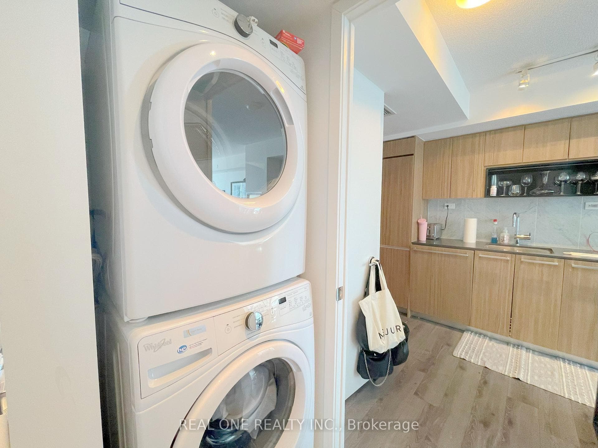 80 Queens Wharf Road Unit 915 photo 9