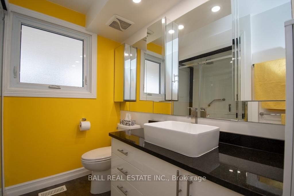 868 Twomey Place photo 21