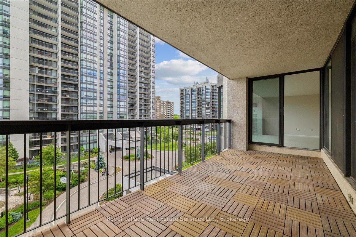 2170 Marine Drive Unit 506 photo 17