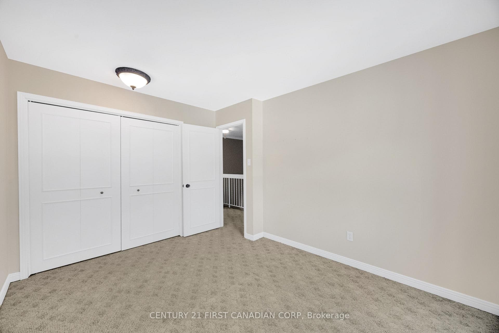 703 WINDERMERE Road Unit 3 photo 34
