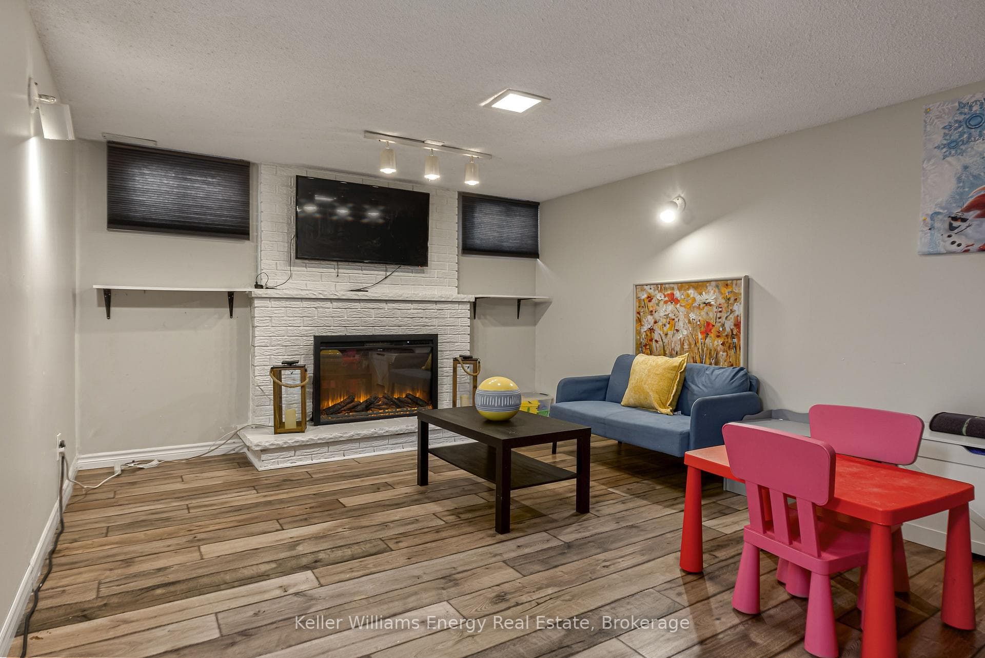 405 Bernhard Crescent photo 23