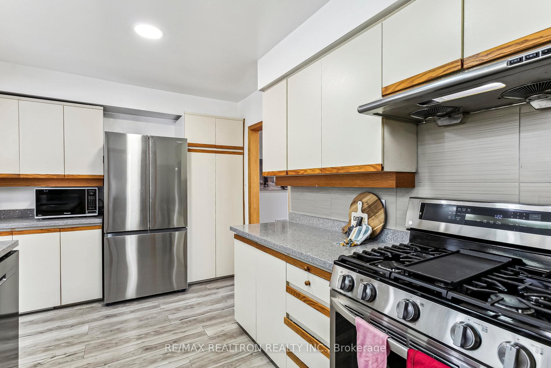 430 Military Trail photo 15