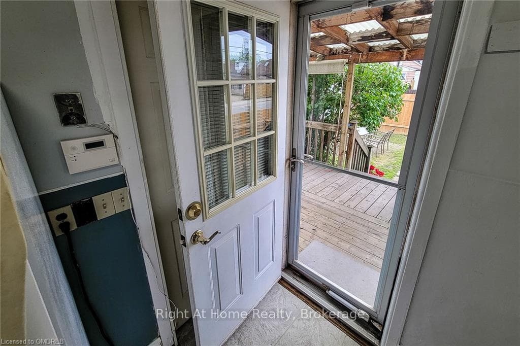 193 WEIR Street photo 23