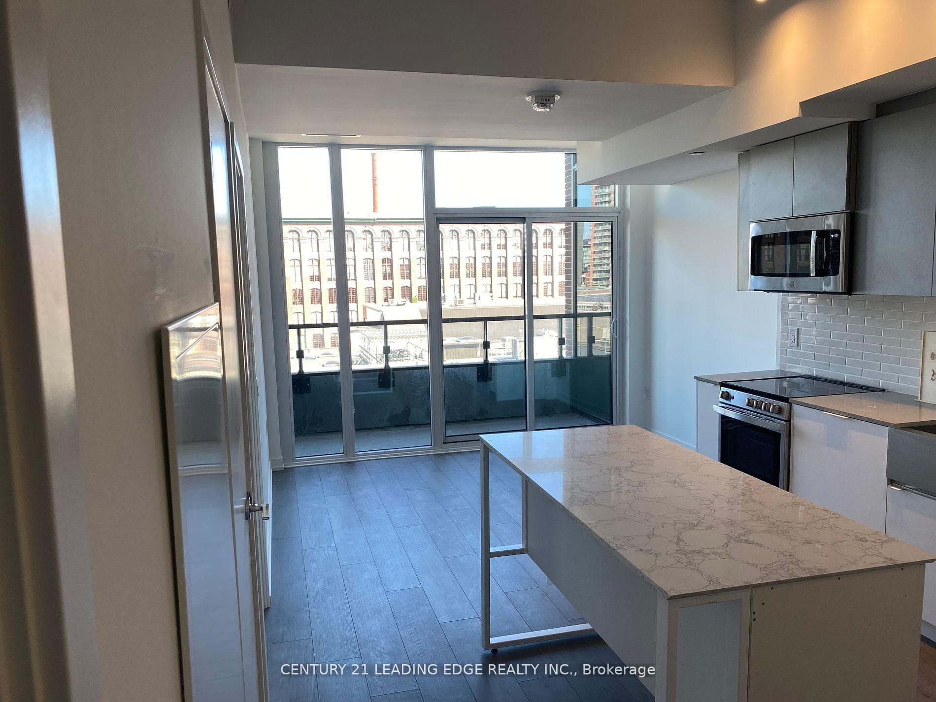 270 Dufferin Street Unit 403 photo 5