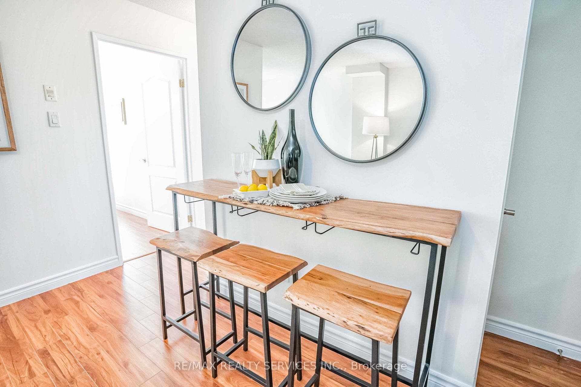 7405 Goreway Drive Unit 301 photo 12